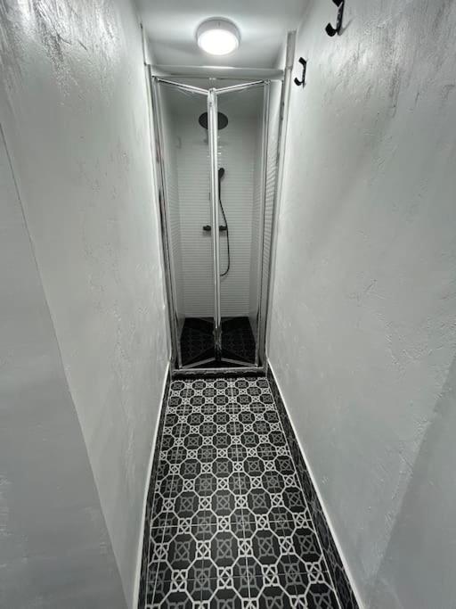 Apartamento Recien Reformado Con 5 Habitaciones Y 3 Banos มาดริด ภายนอก รูปภาพ